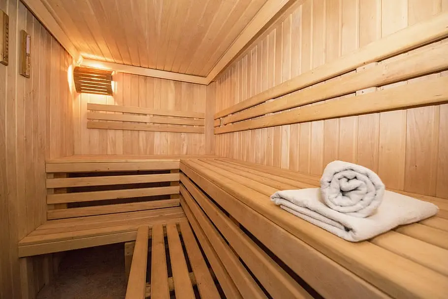 Sauna & Pool